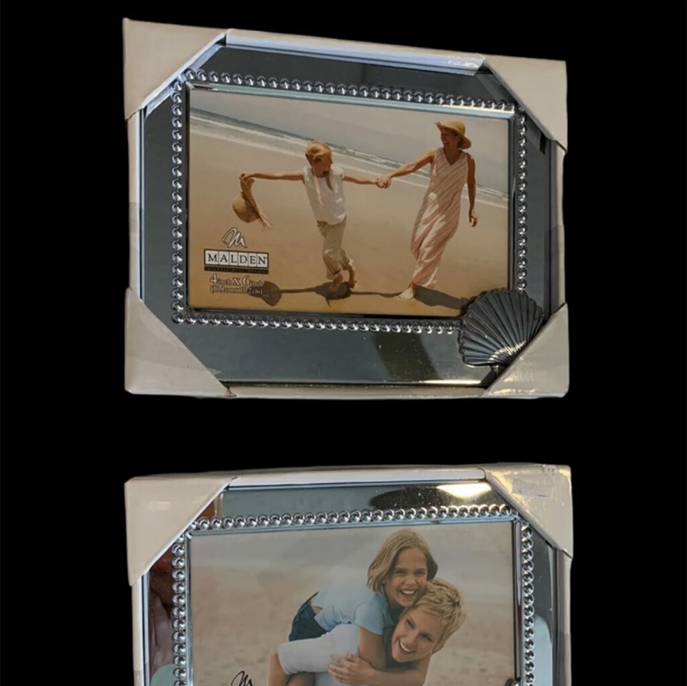 Malden lot of 2 4 X 6 silver picture fra